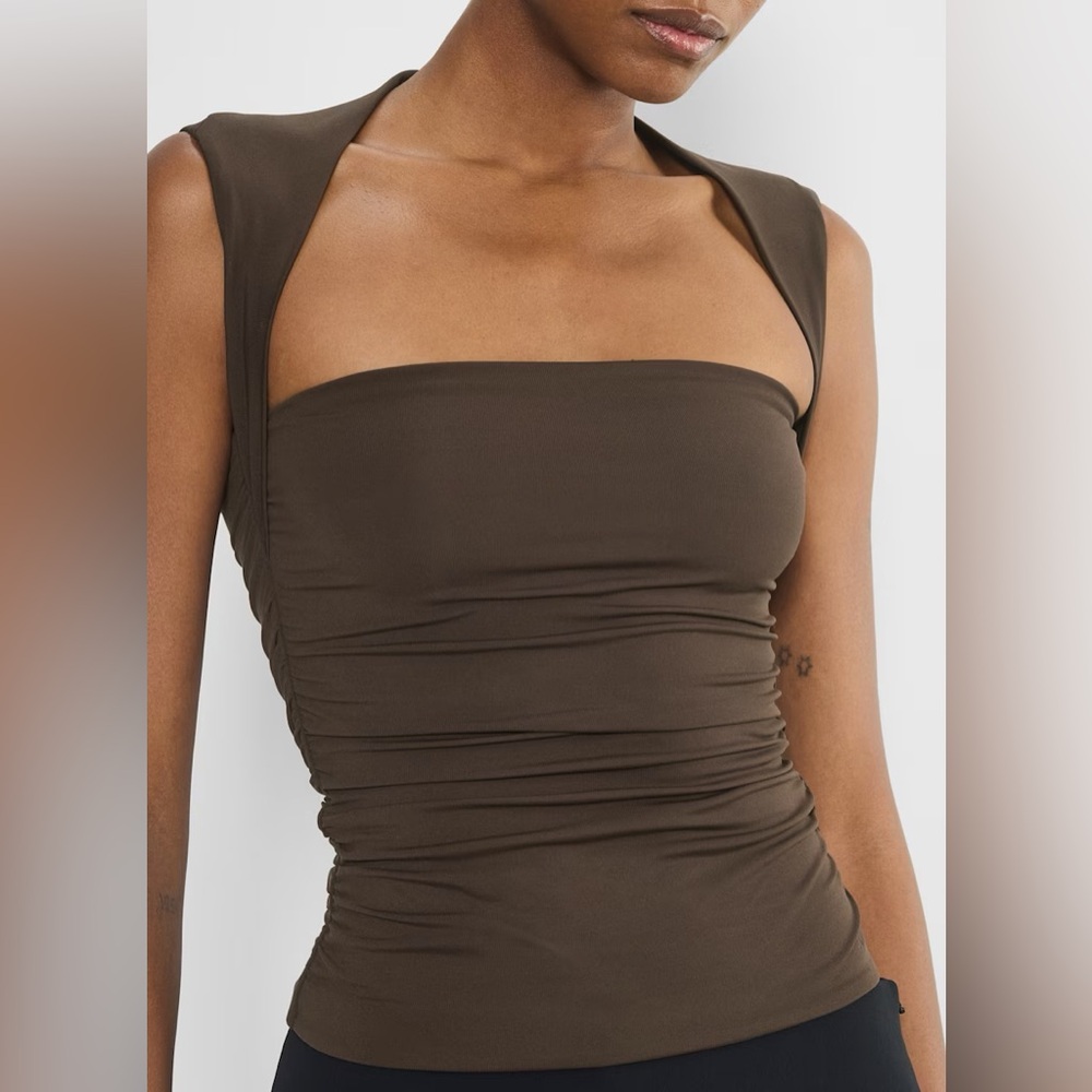 Aritzia Contour Flourish Top